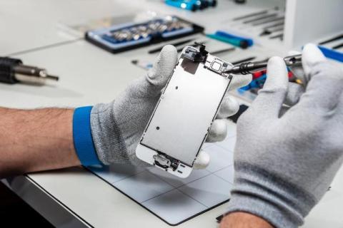 Why Professional Repairs Beat DIY Fixes: Protecting Your Device's Value and Performance