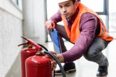 5 Reasons a Security Guard Cannot Legally Replace a Fire Watch Guard
